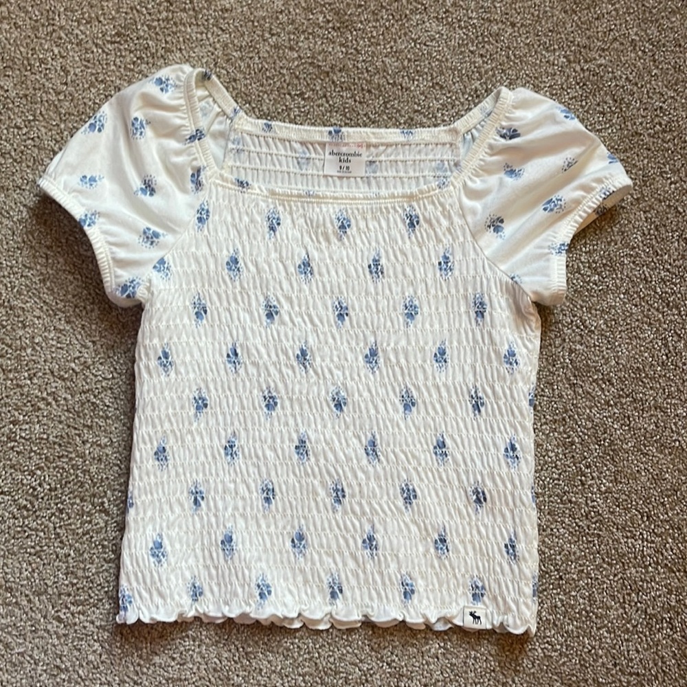 Abercrombie kids girls patterned ruffled blouse (size M)